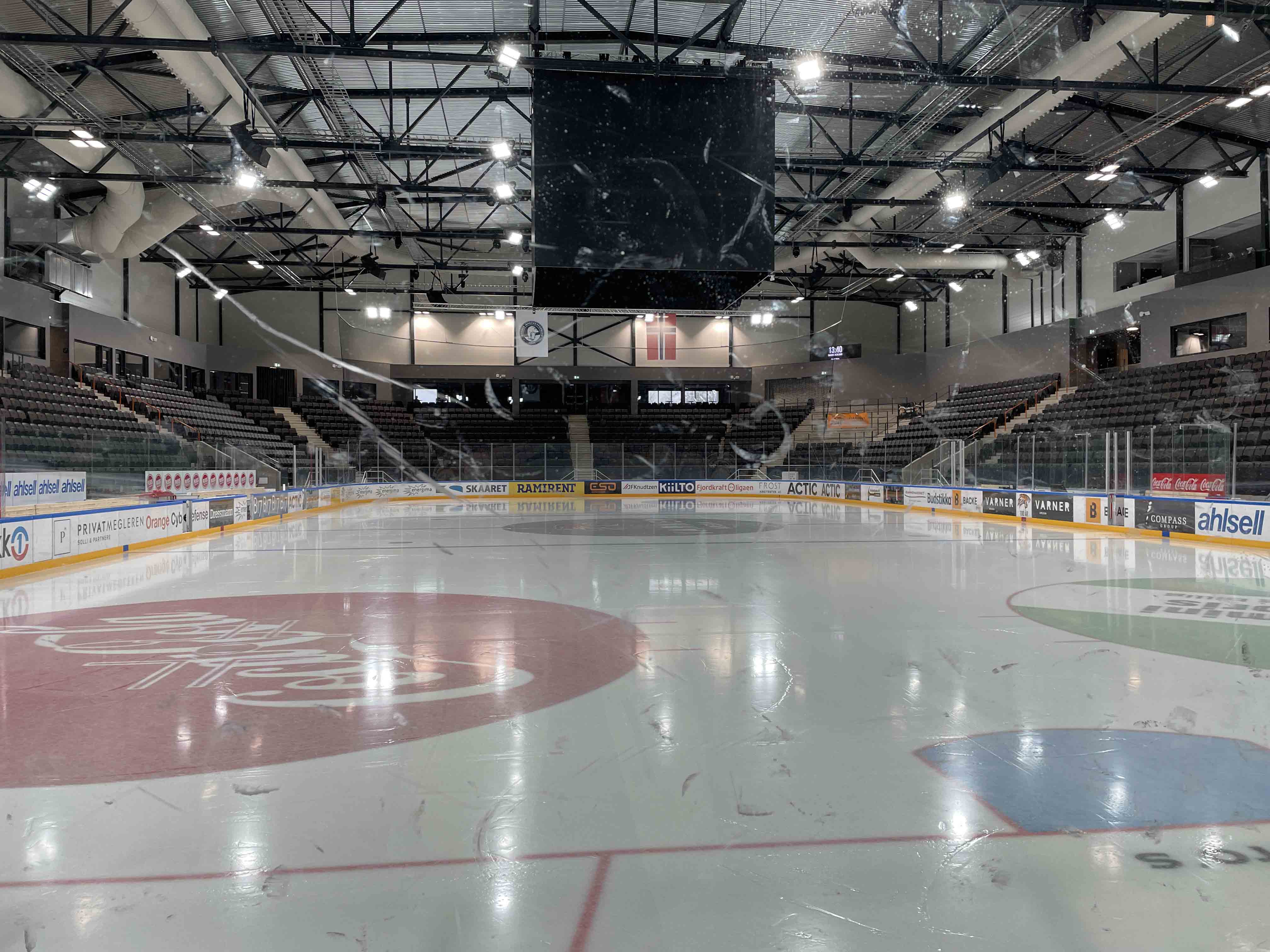 Varner Arena - Isbane