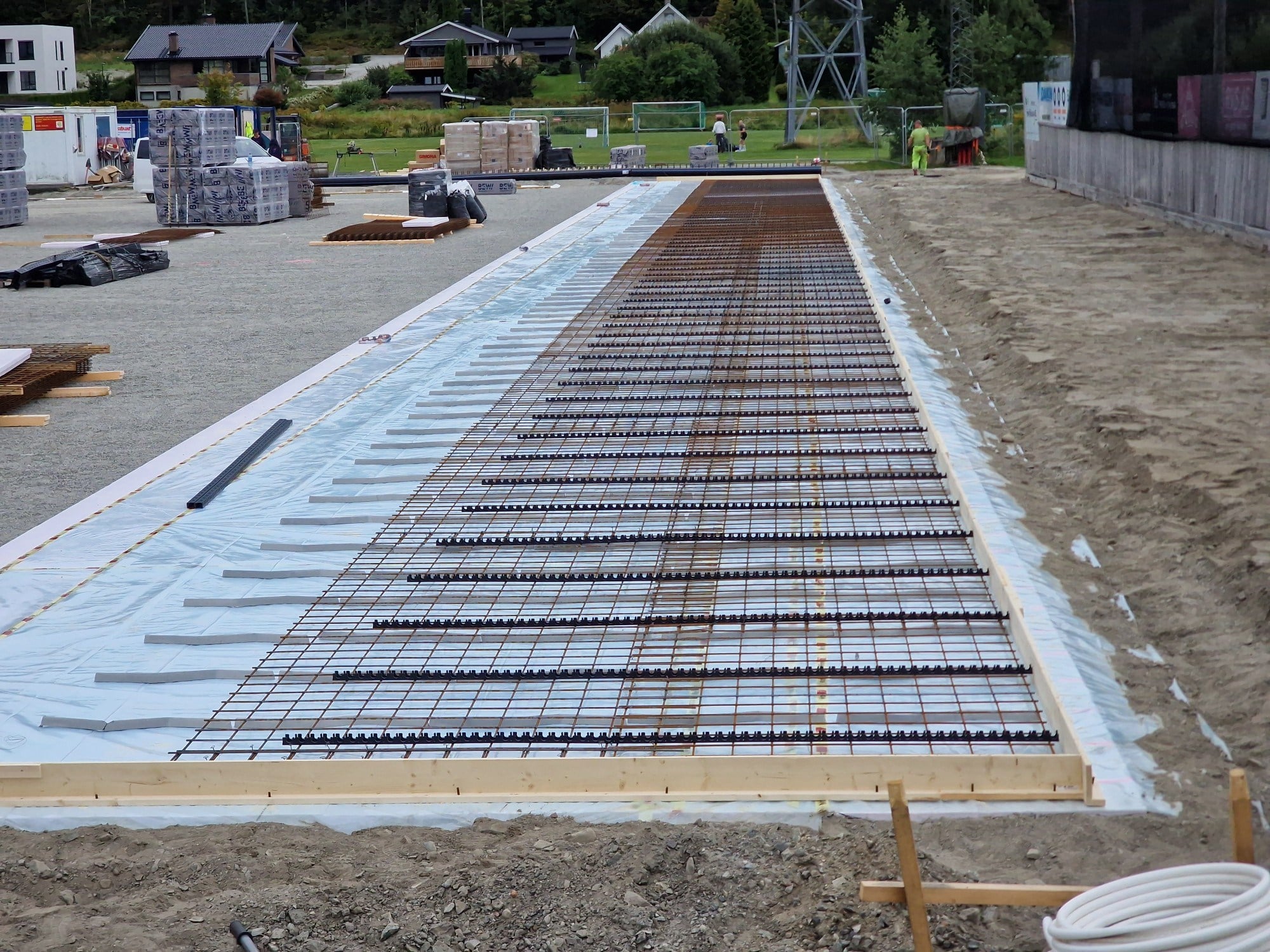 Isolasjonsplater montert på Vassenga