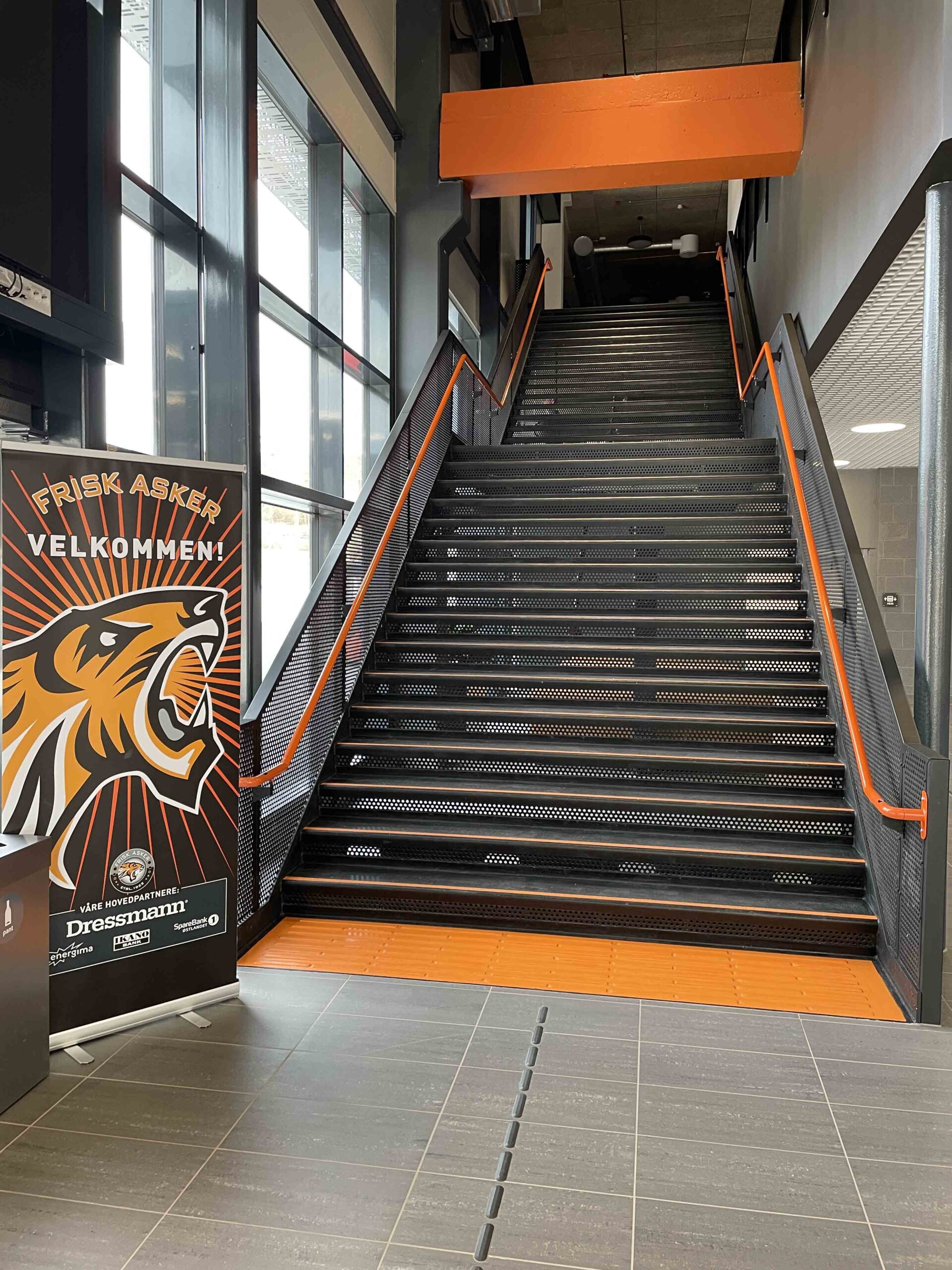 Varner Arena ishall ferdig isflate Risenga 2022