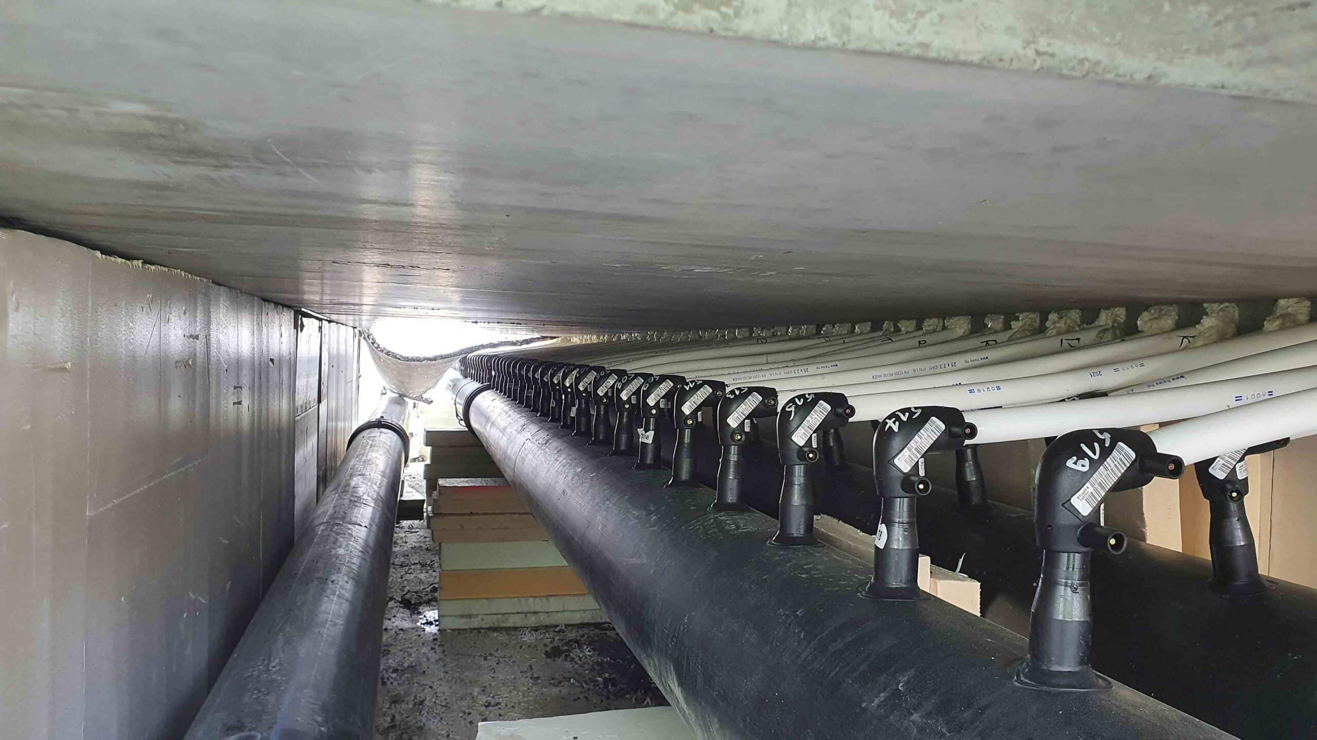 Øvrevoll Hosle utendørs kunstisbane med ferdig isflate og belysning (prosjektfoto 2021)