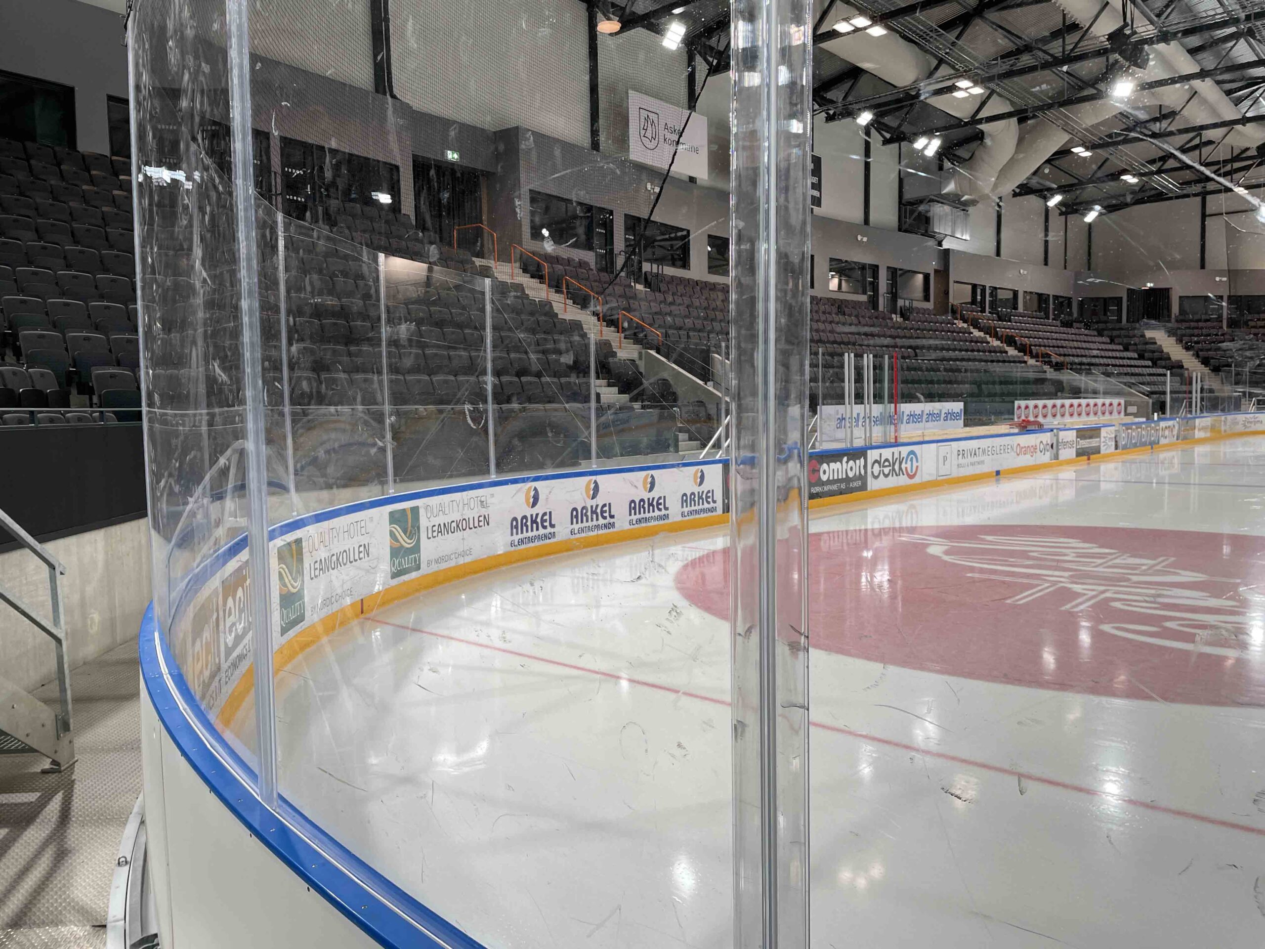 Varner Arena ishall — totalentreprise av Isbaneteknikk