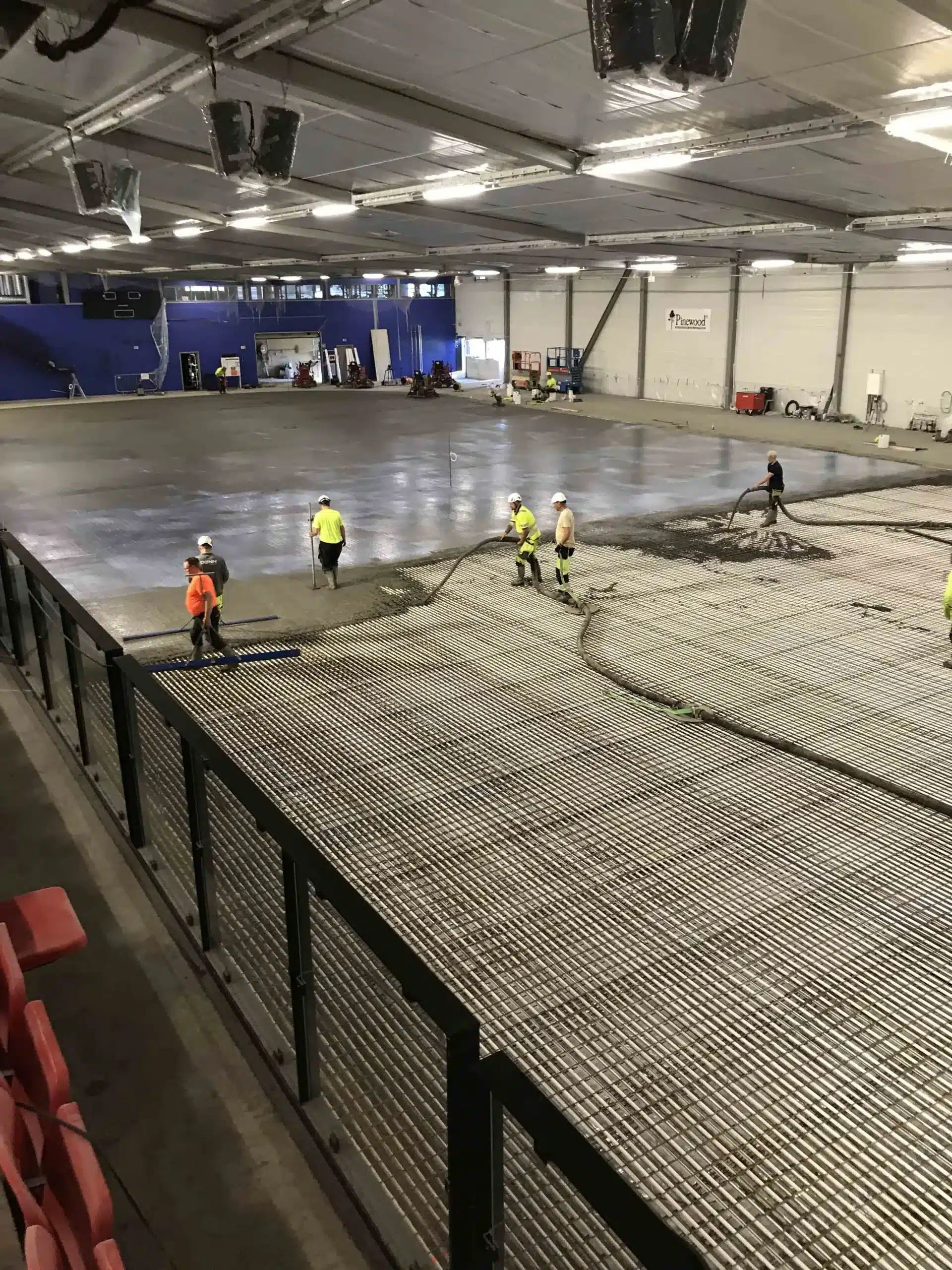 Grunerhallen ishall — innendørs kunstisbane levert av Isbaneteknikk AS